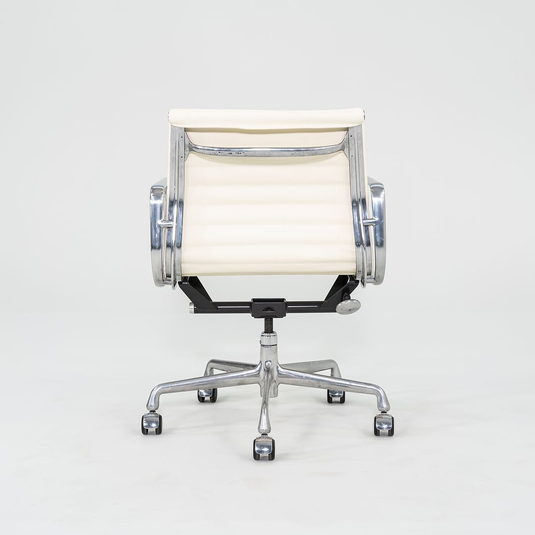 Eames Aluminum Group Management Chair