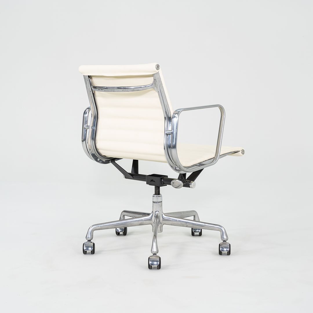 Eames Aluminum Group Management Chair