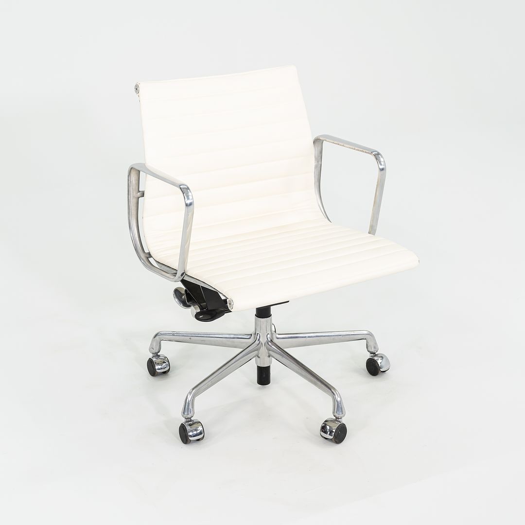 Eames Aluminum Group Management Desk Chair, Model EA335