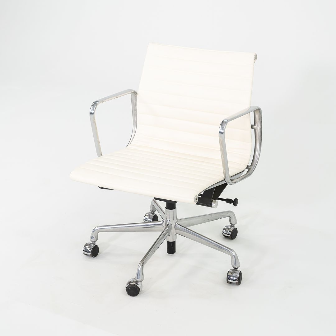 Eames Aluminum Group Management Desk Chair, Model EA335