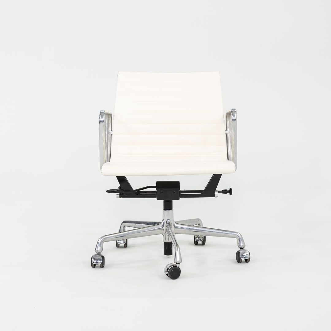 Eames Aluminum Group Management Desk Chair, Model EA335