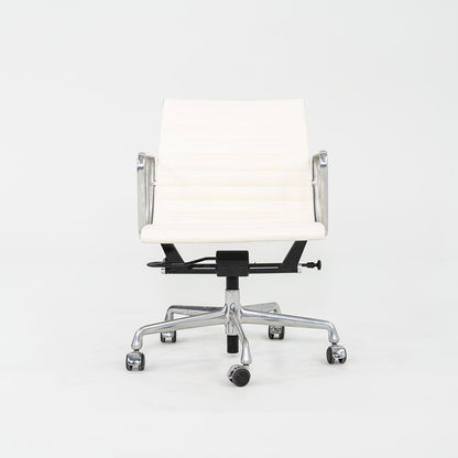 Eames Aluminum Group Management Desk Chair, Model EA335