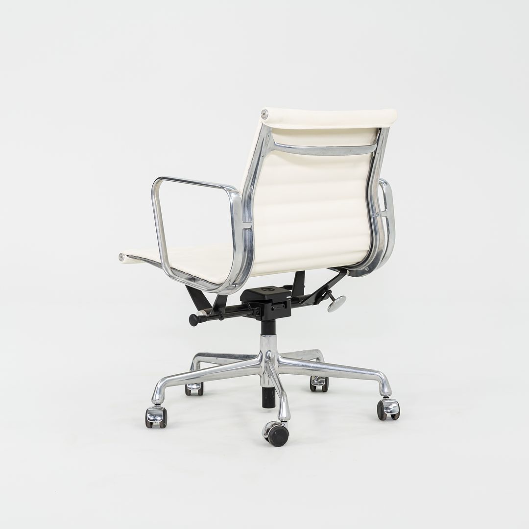 Eames Aluminum Group Management Desk Chair, Model EA335