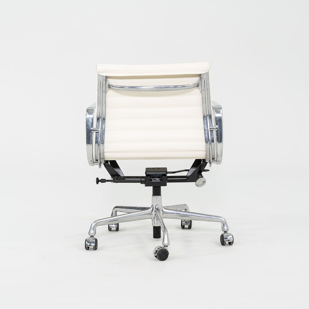 Eames Aluminum Group Management Desk Chair, Model EA335