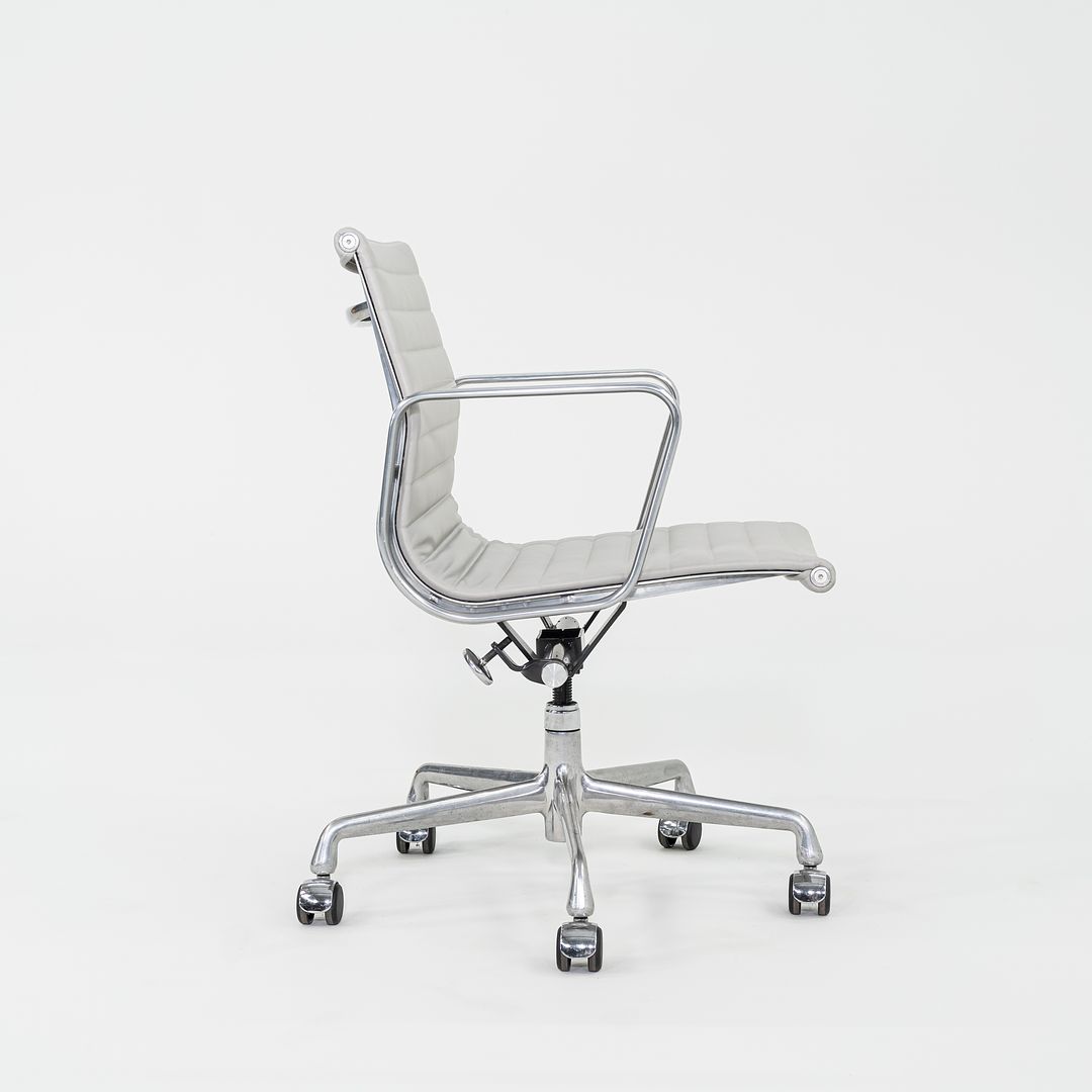 Aluminum Group Management Desk Chair, Model EA335