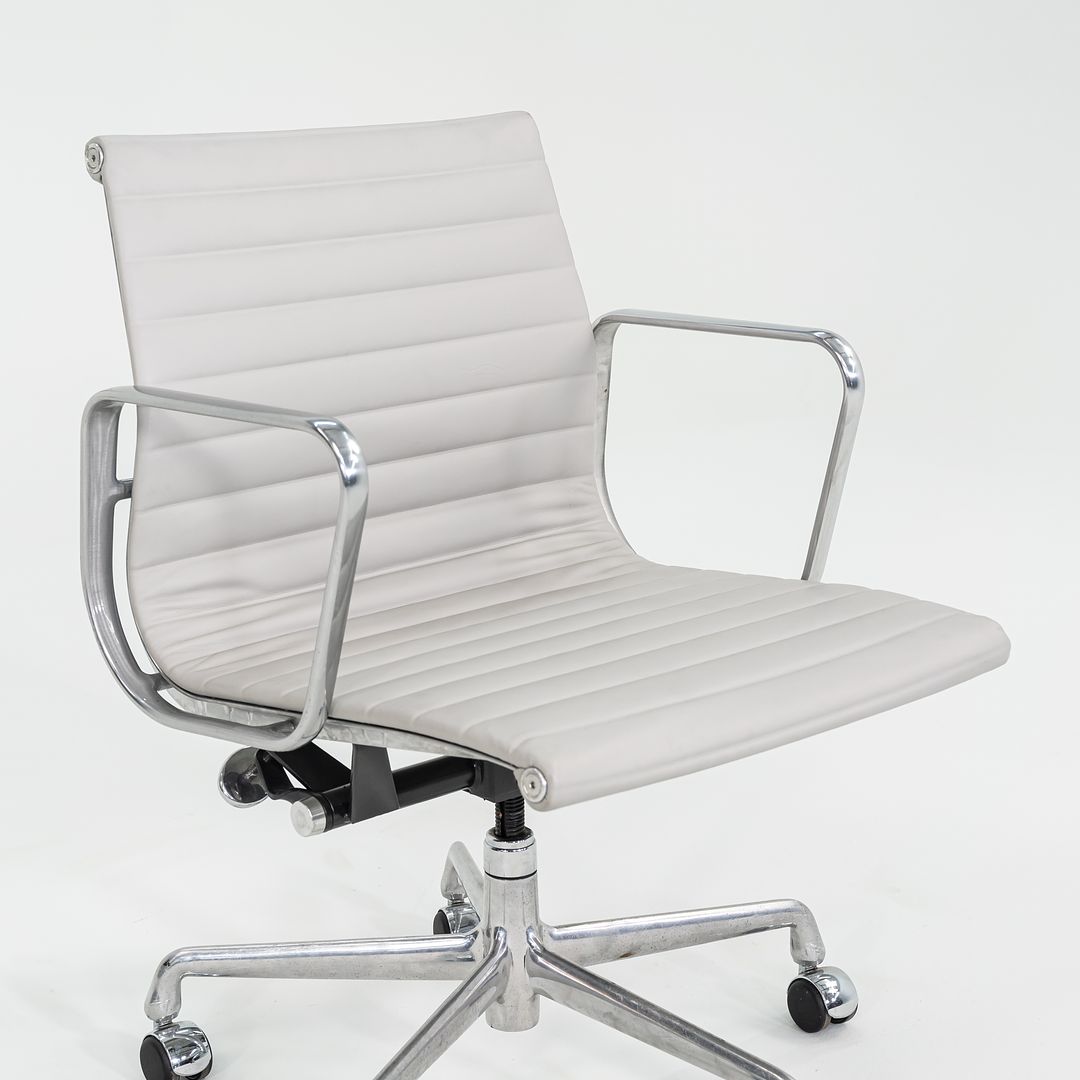 Aluminum Group Management Desk Chair, Model EA335