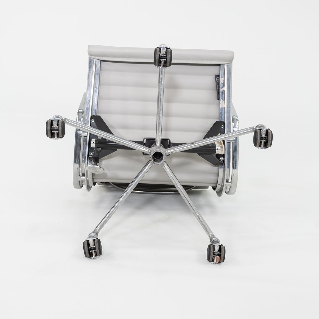Aluminum Group Management Desk Chair, Model EA335