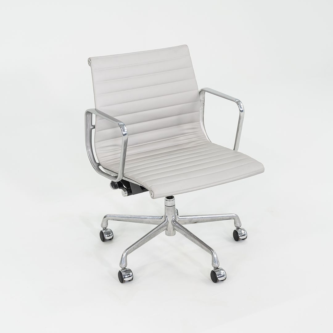 Aluminum Group Management Desk Chair, Model EA335
