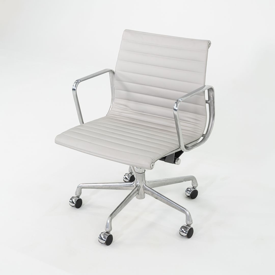 Aluminum Group Management Desk Chair, Model EA335
