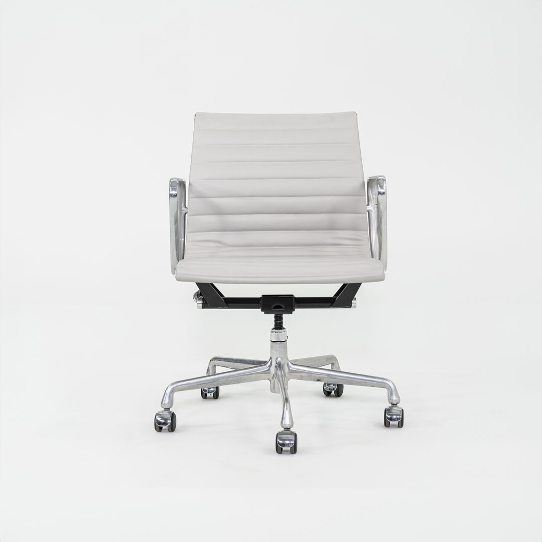 Aluminum Group Management Desk Chair, Model EA335