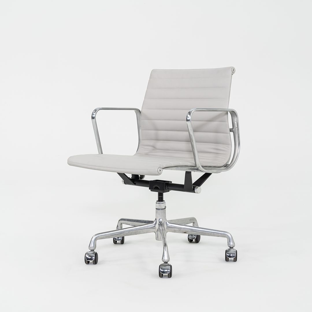 Aluminum Group Management Desk Chair, Model EA335