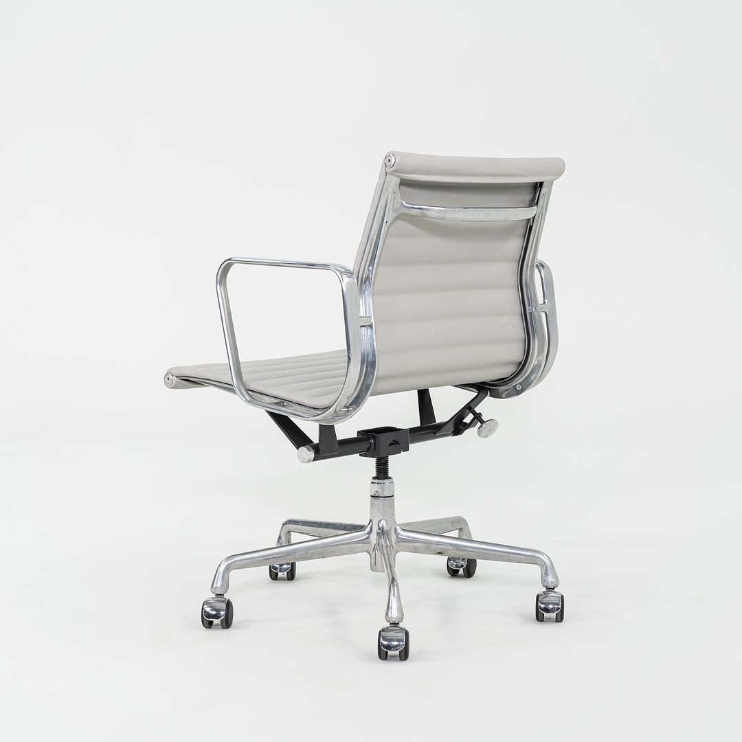 Aluminum Group Management Desk Chair, Model EA335