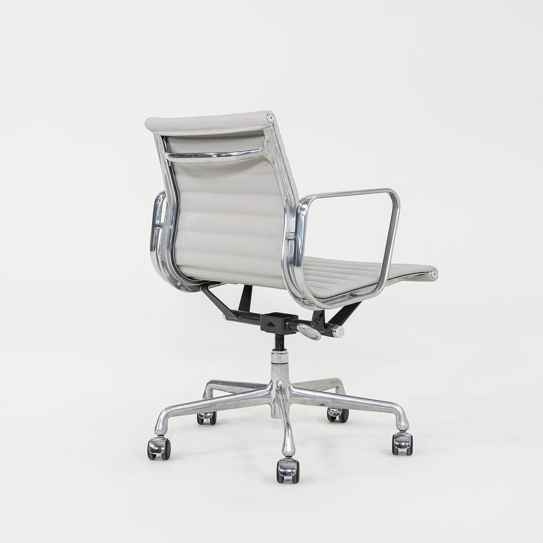 Aluminum Group Management Desk Chair, Model EA335