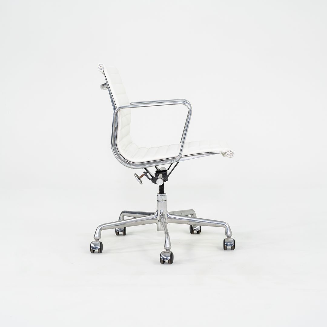 Aluminum Group Management Chair