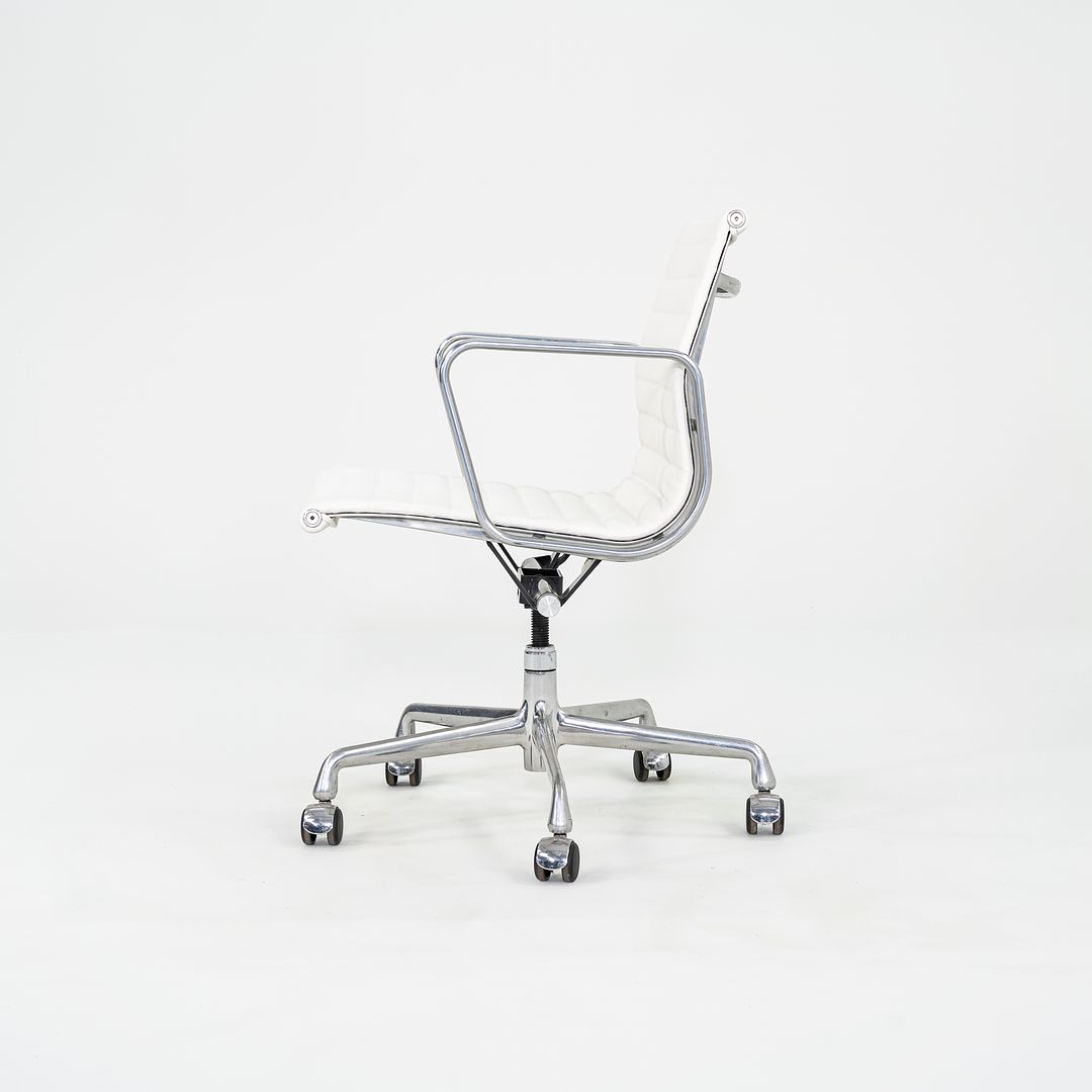 Aluminum Group Management Chair