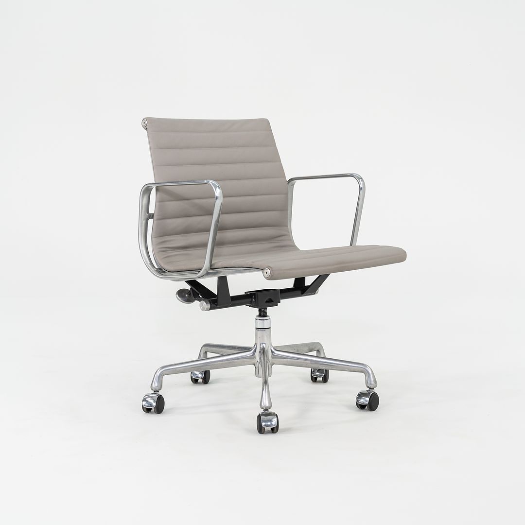 Aluminum Group Management Chair