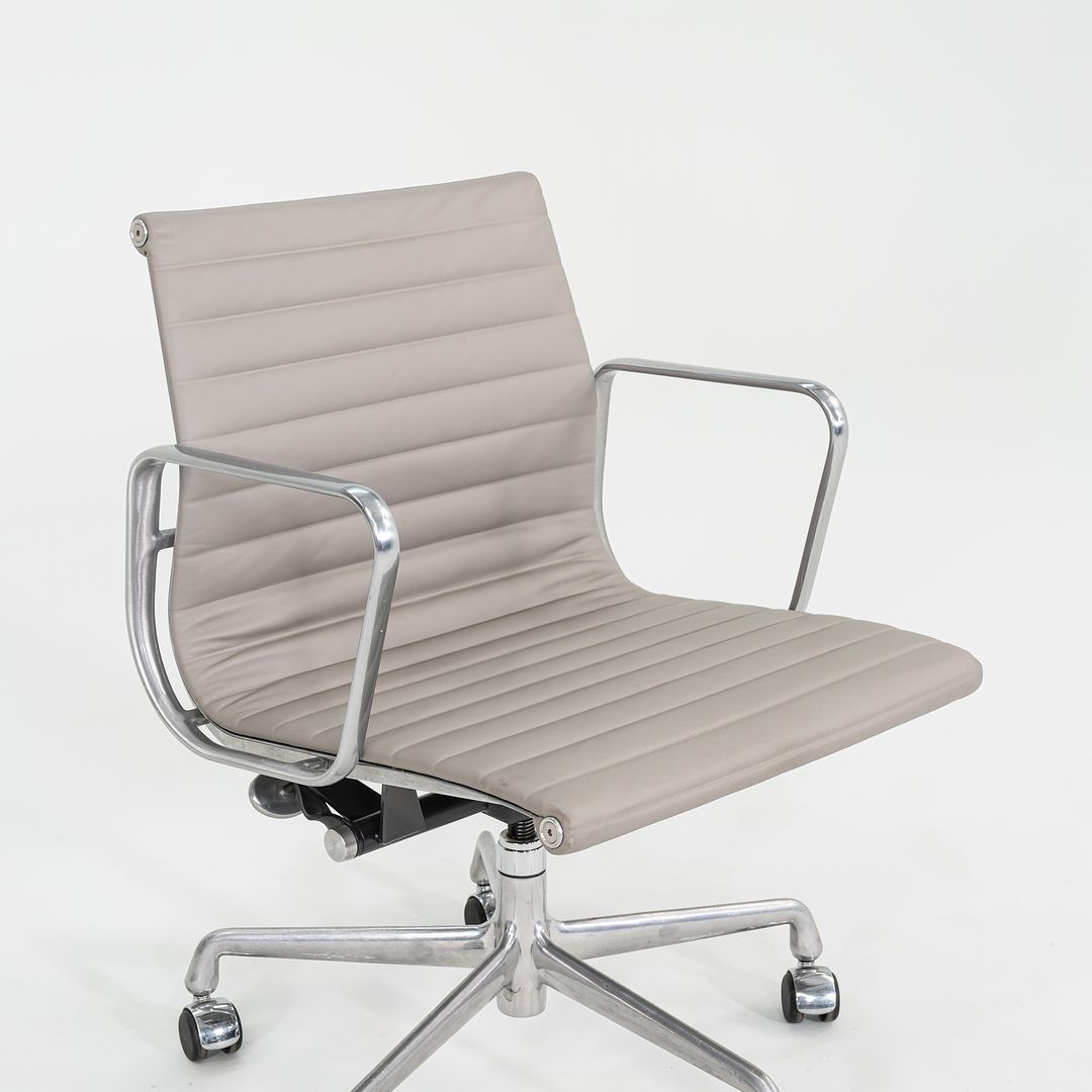 Aluminum Group Management Chair