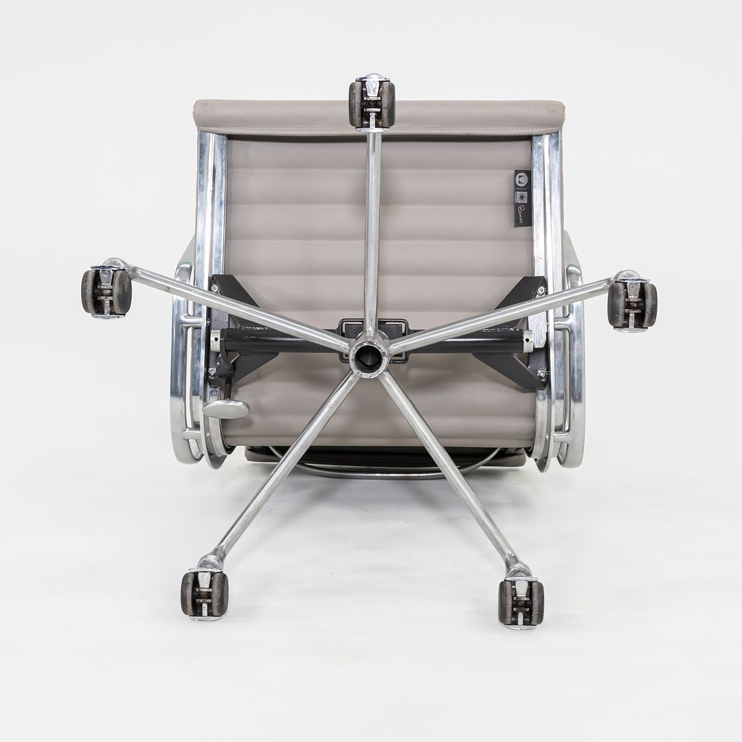 Aluminum Group Management Chair