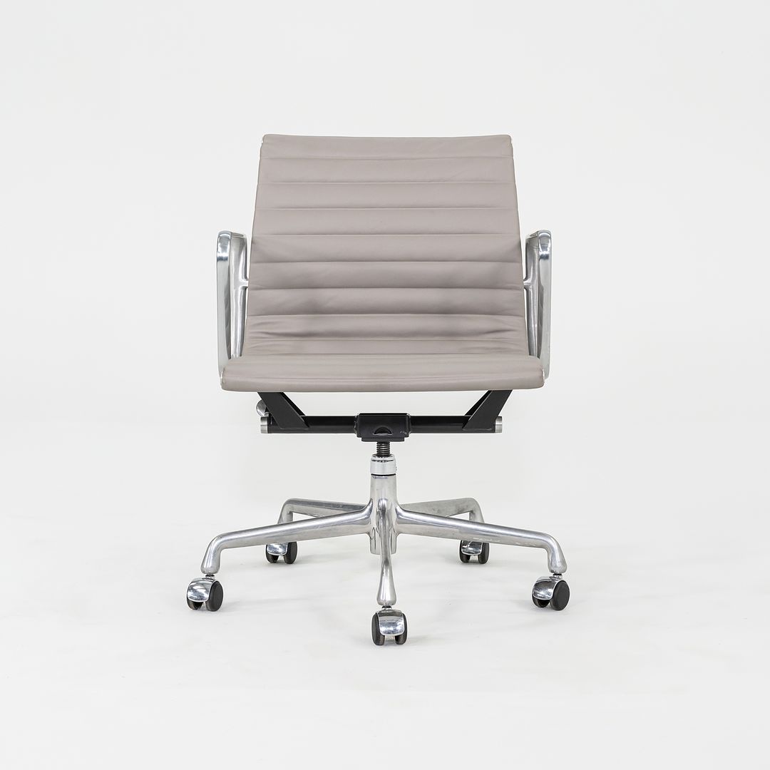 Aluminum Group Management Chair