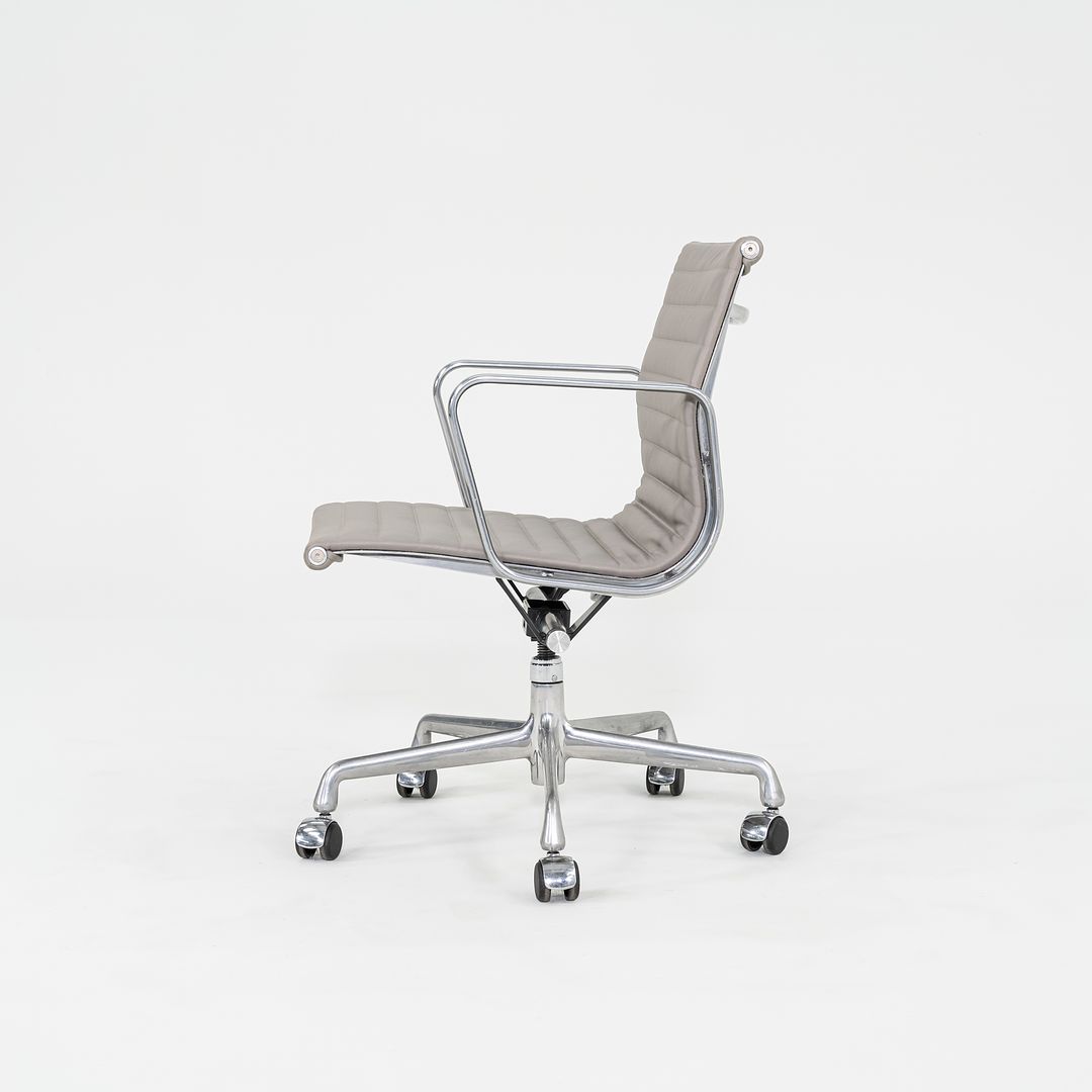 Aluminum Group Management Chair