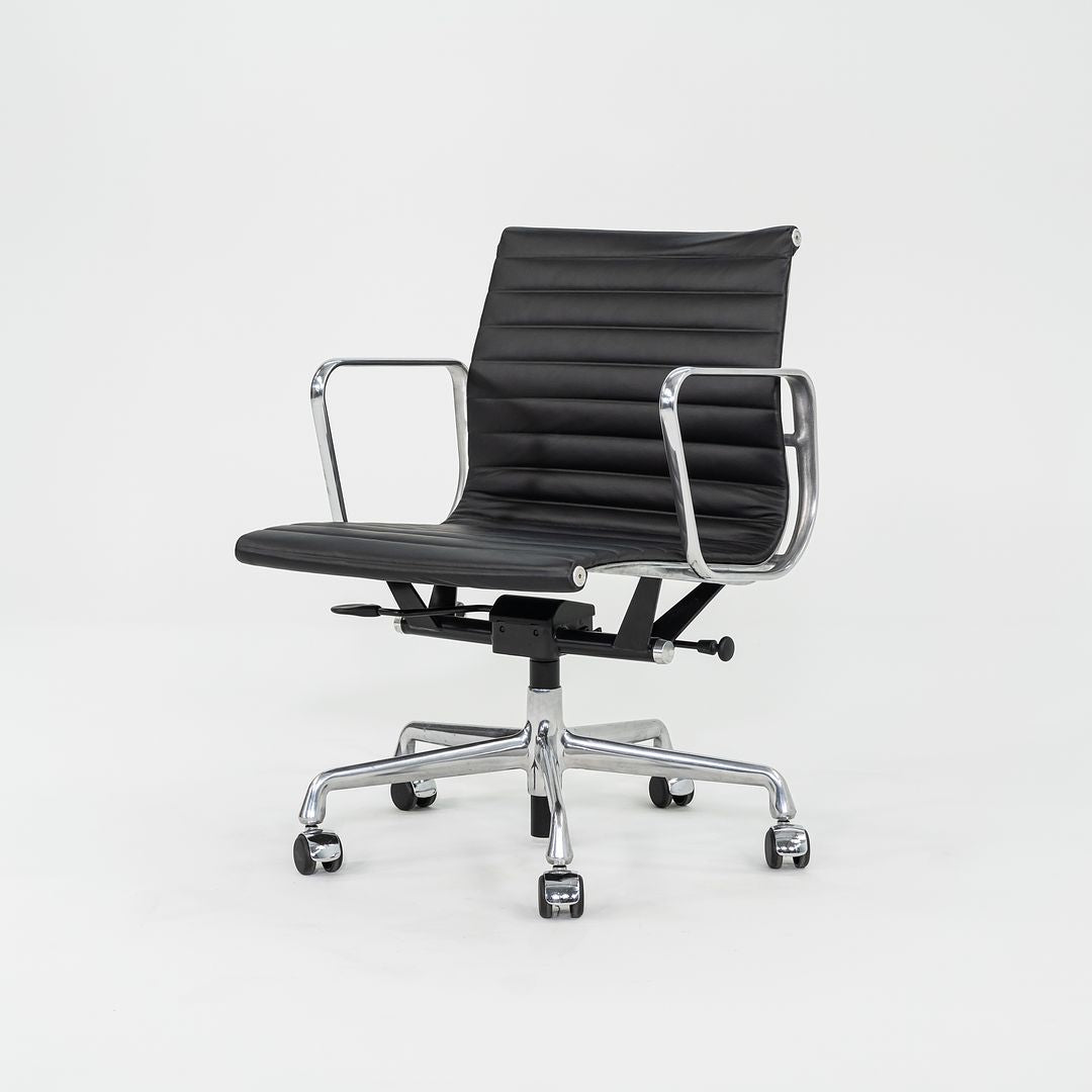 Eames Aluminum Group Management Desk Chair, Model EA335