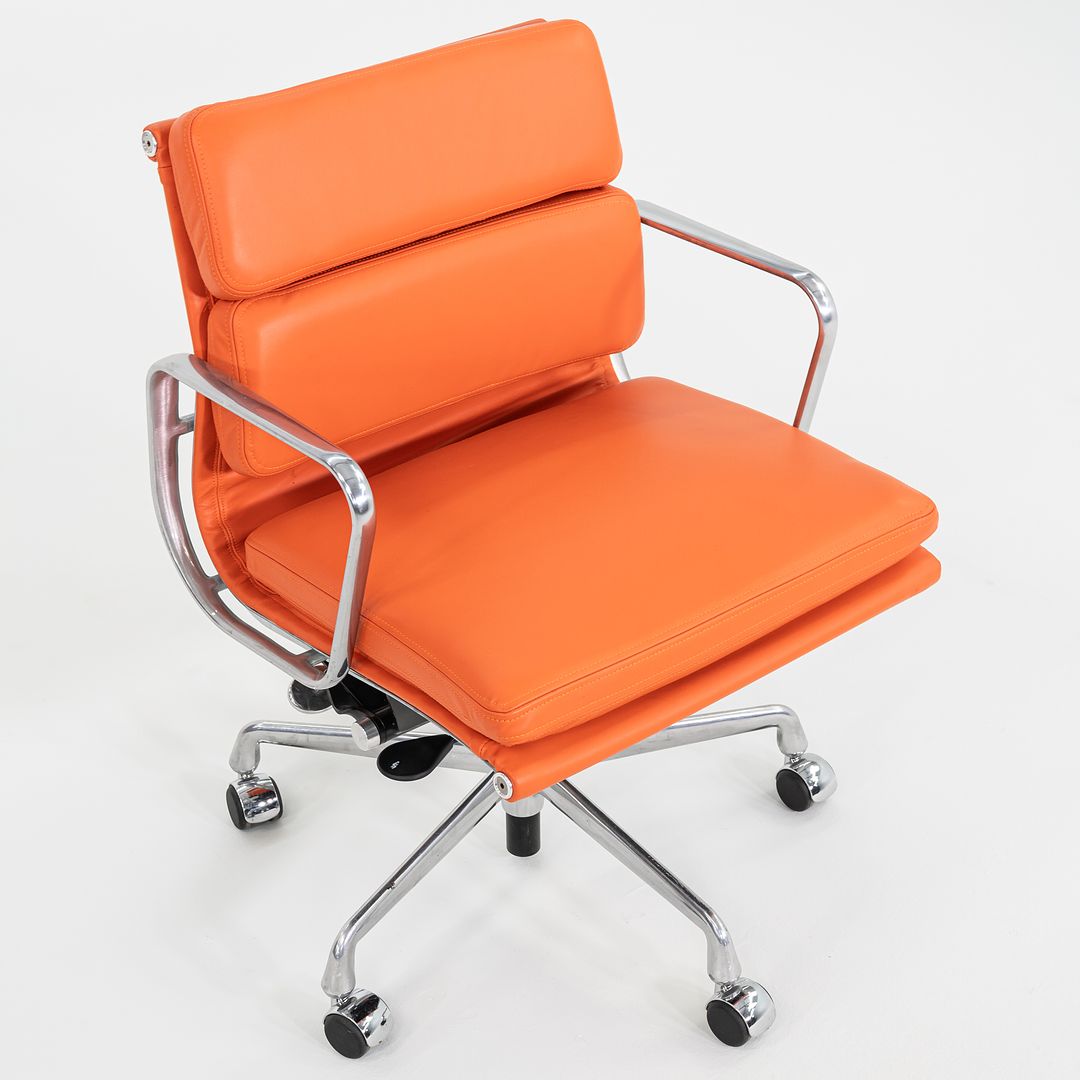 Eames Soft Pad Management Chair, EA435