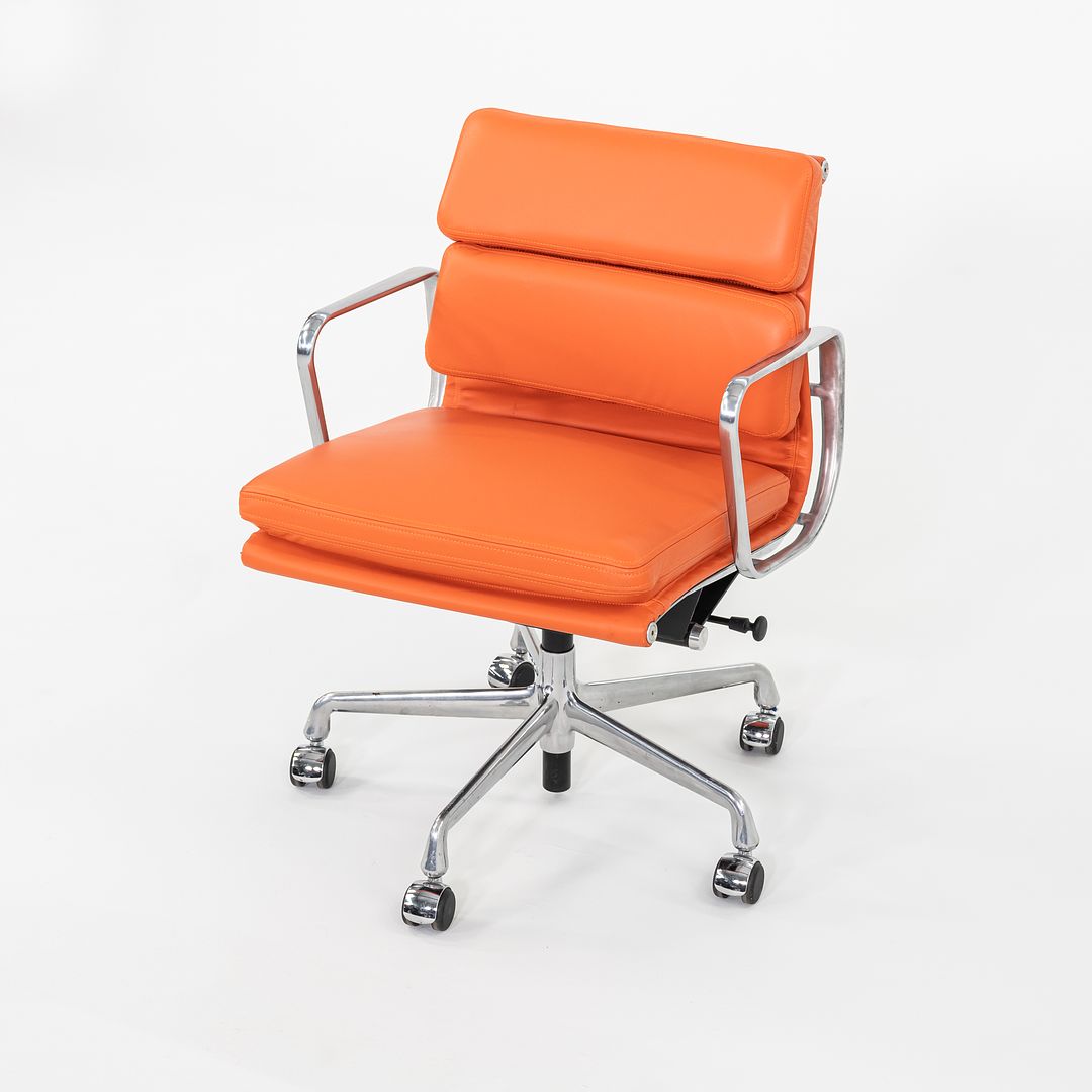 Eames Soft Pad Management Chair, EA435