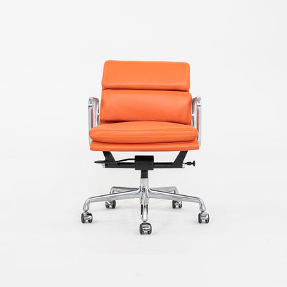 Eames Soft Pad Management Chair, EA435