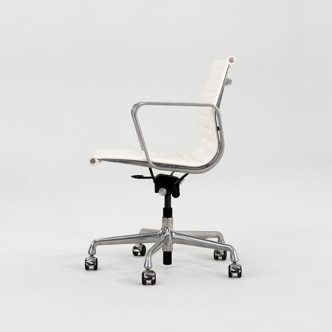 Aluminum Group Management Desk Chair, Model EA335