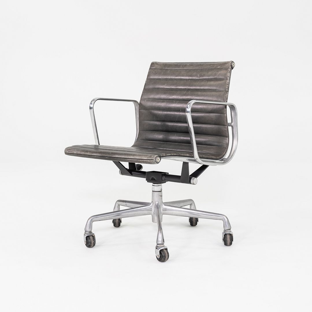 Aluminum Group Management Desk Chair, Model EA335