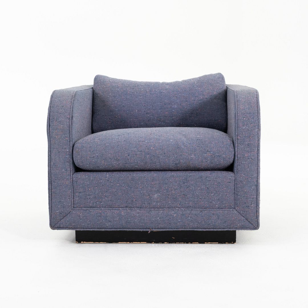 CH.86P Tuxedo Lounge Chair