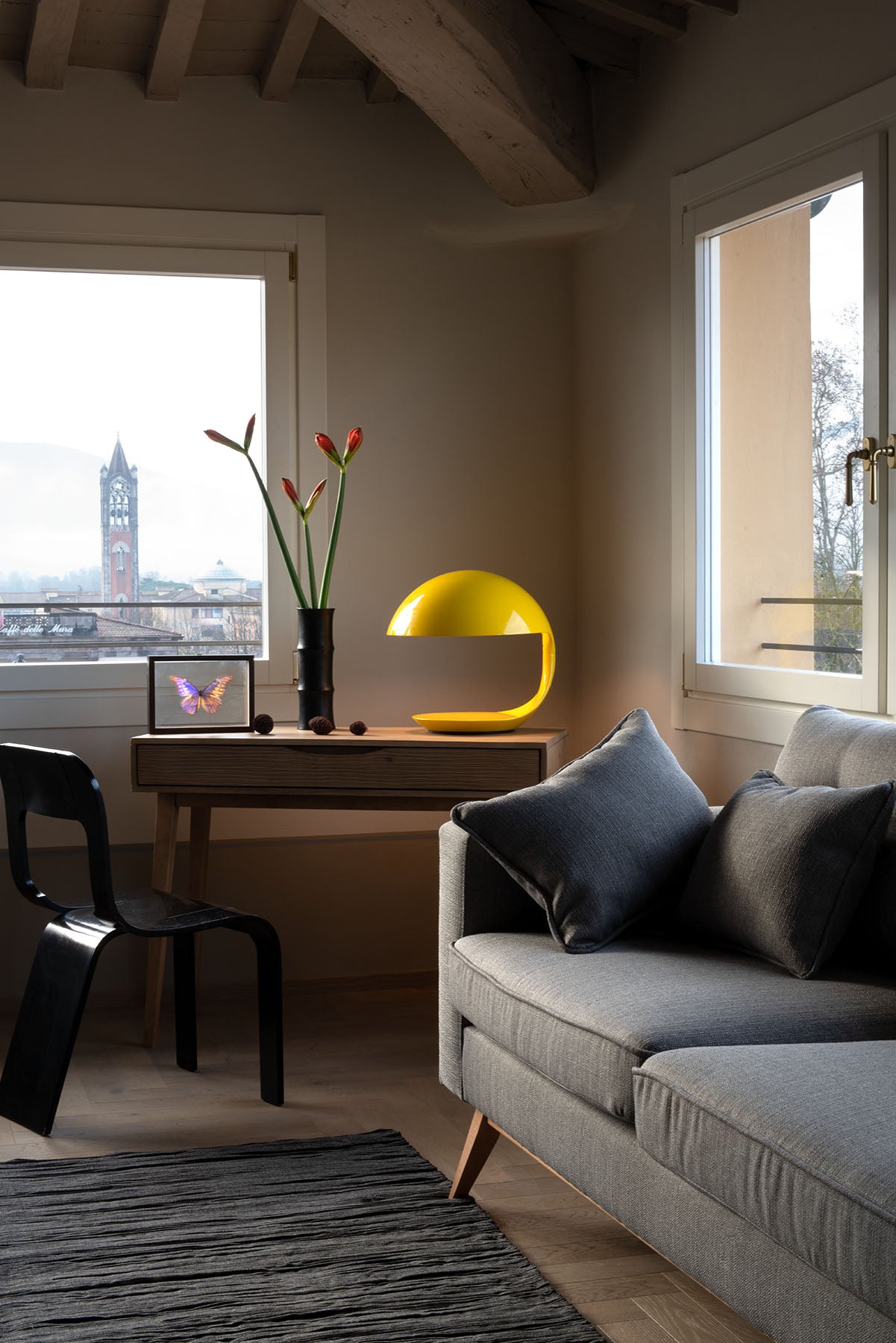 Cobra Table Lamp