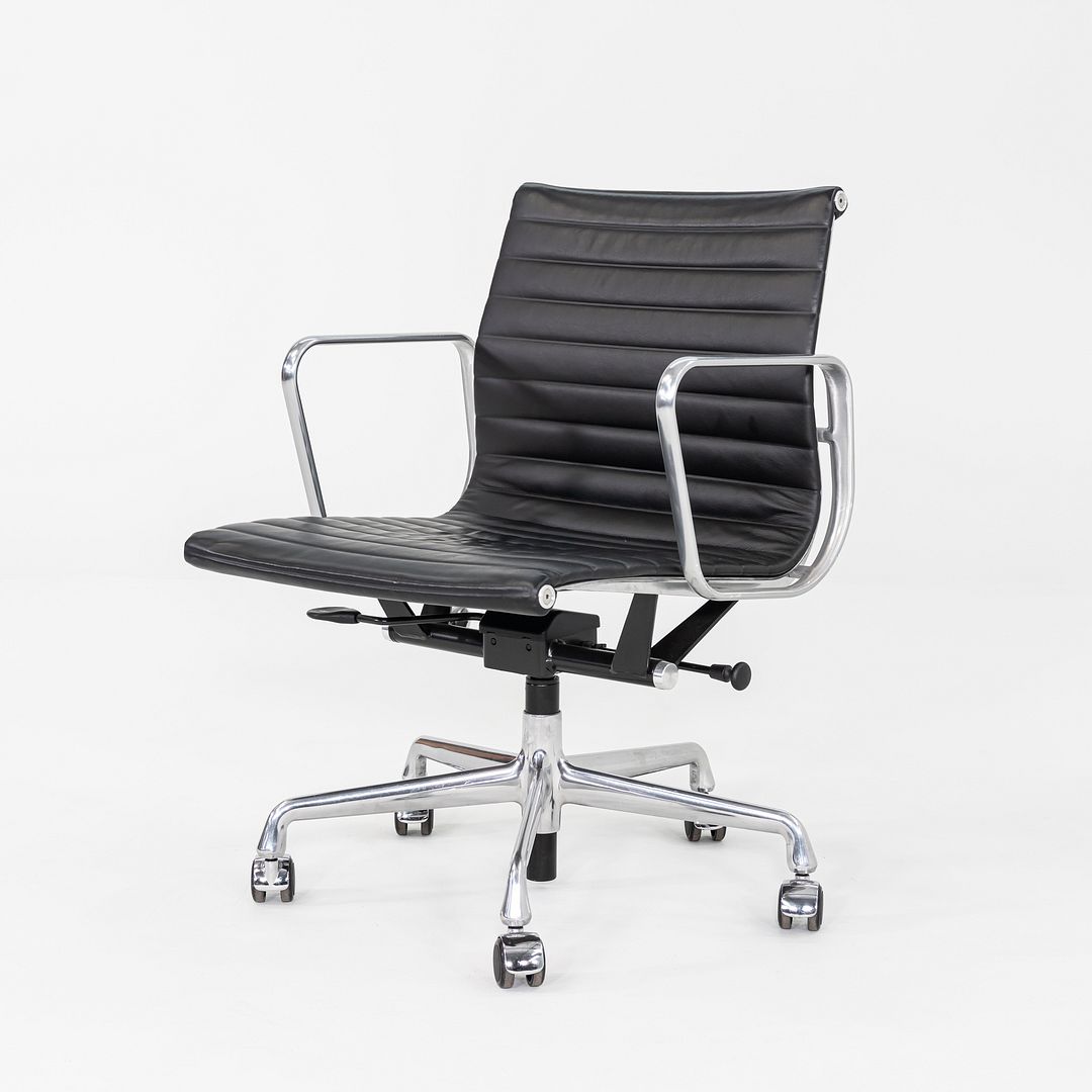 Aluminum Group Management Chair, EA335