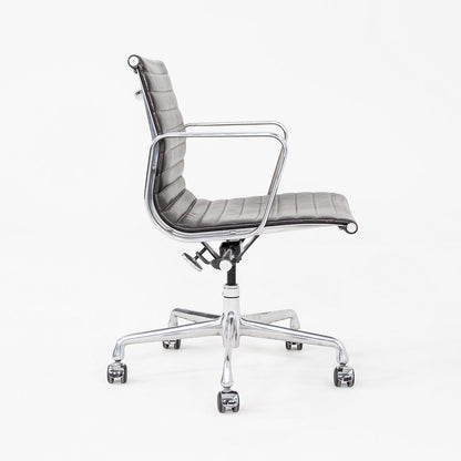 Aluminum Group Management Desk Chair, Model EA335