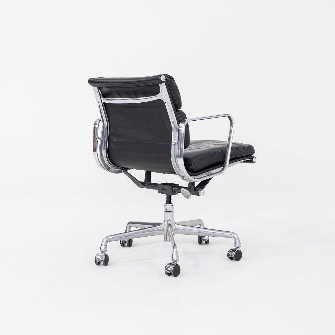Soft Pad Management Chair, EA435