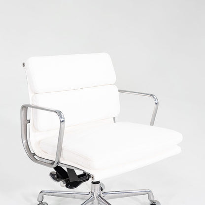 Soft Pad Management Chair, EA435