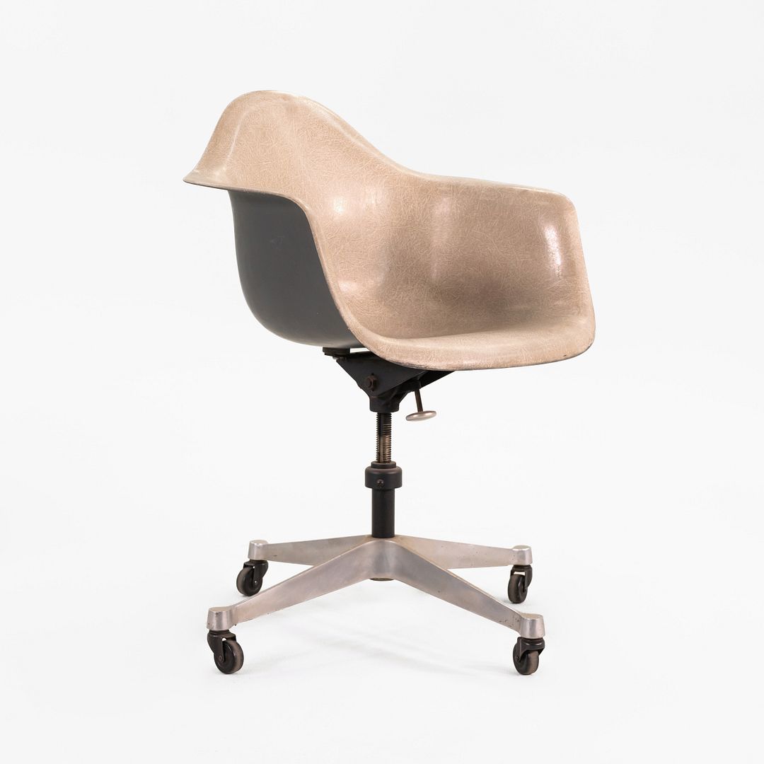 Fiberglass Task Armchair, Model DAT-1