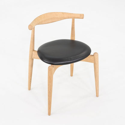 CH20 Stacking Chair