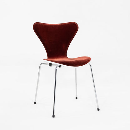 Series 7 Chair, Model 3107