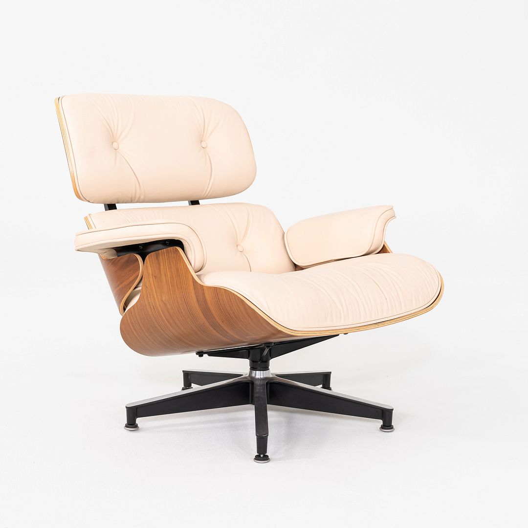 Eames Lounge Chair Model 670