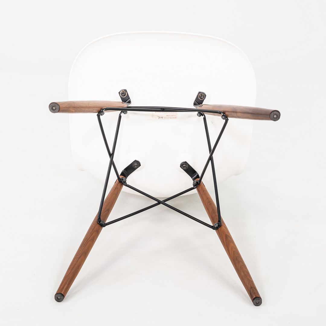 DSW Chair