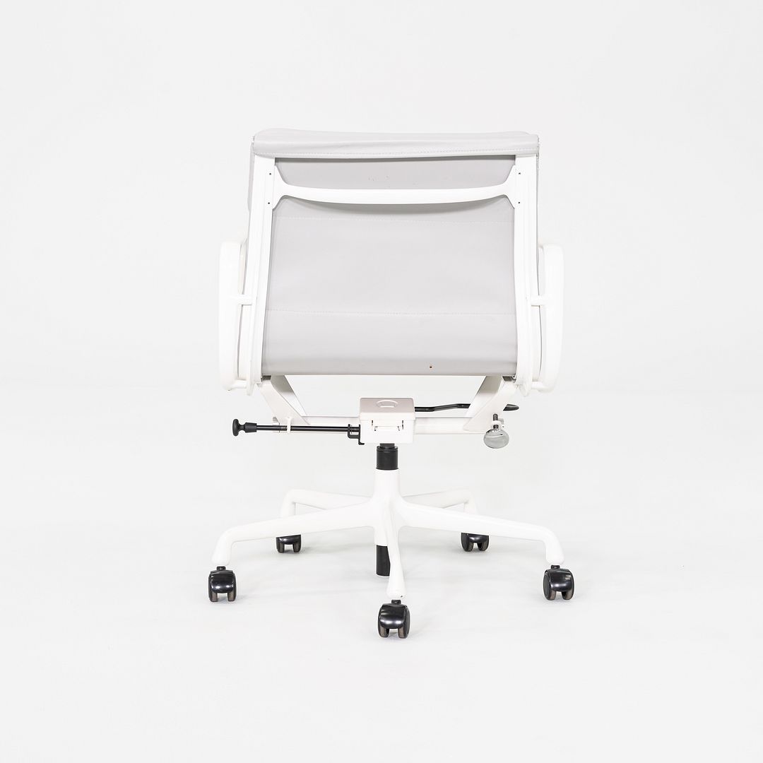 Soft Pad Management Desk Chair, EA435