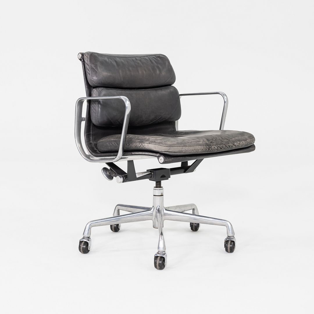 Soft Pad Management Chair, EA435