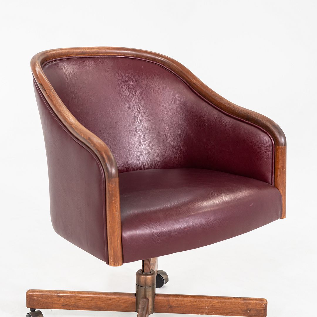 Model 1081 Desk Chair