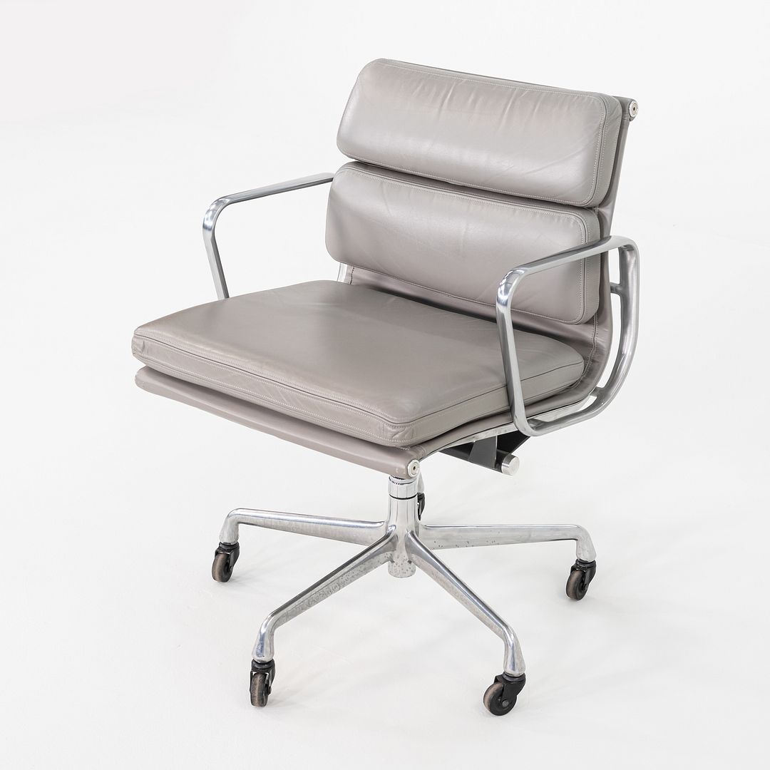 Soft Pad Management Chair, EA435