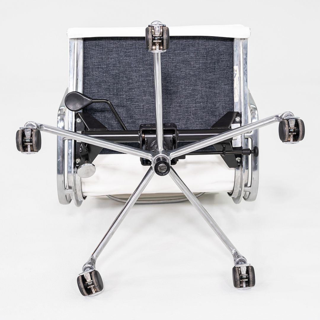 Soft Pad Management Chair, EA435