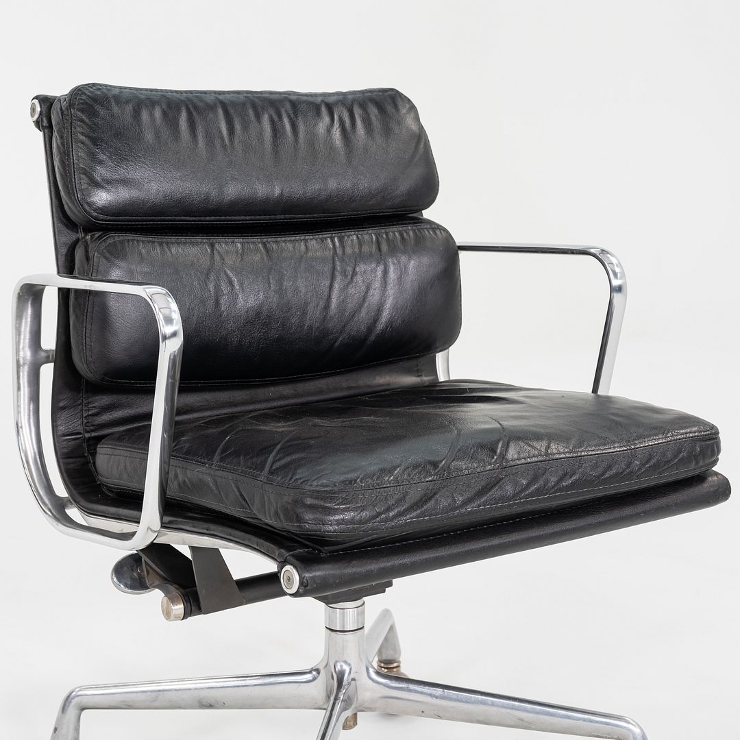 Soft Pad Management Chair, EA418