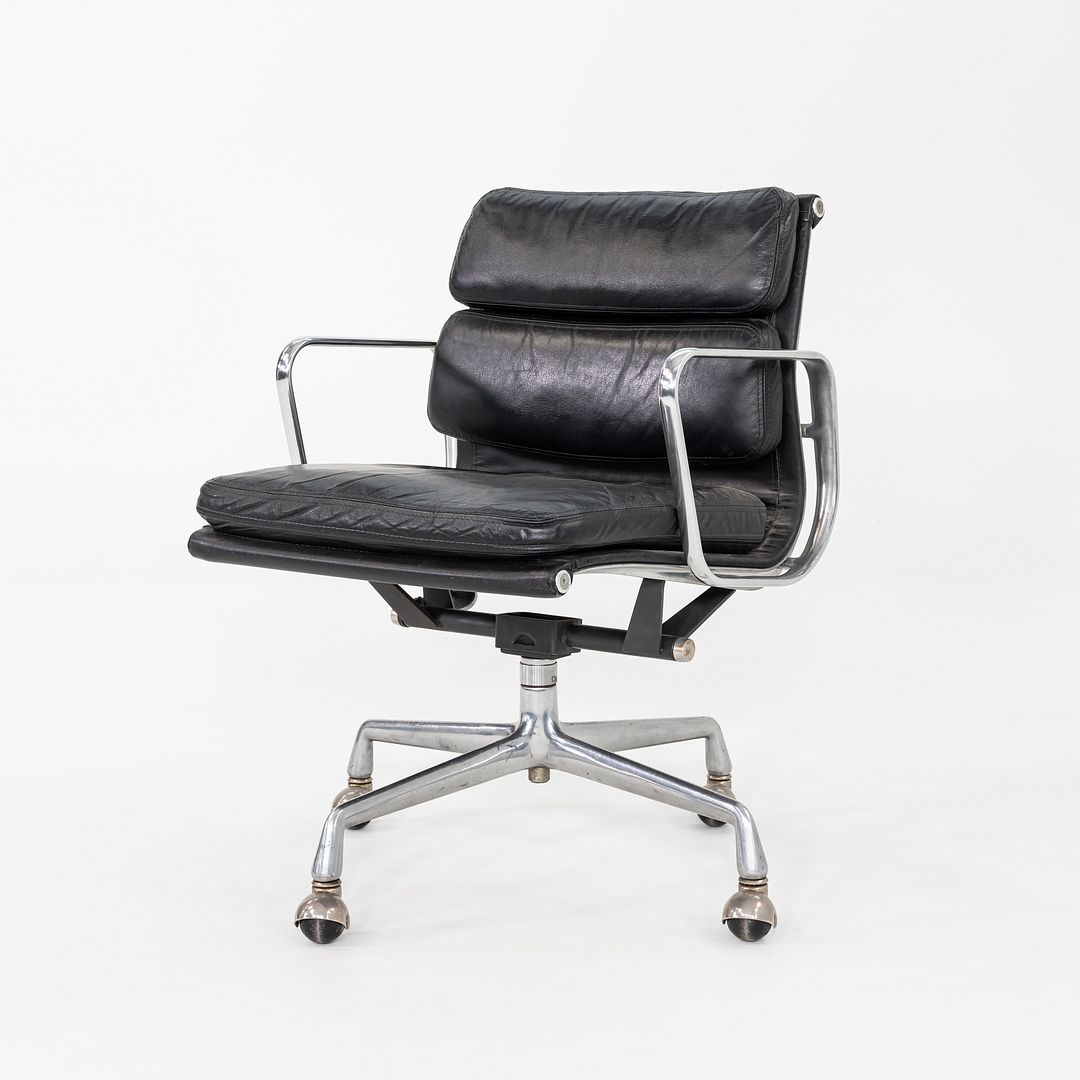 Soft Pad Management Chair, EA418