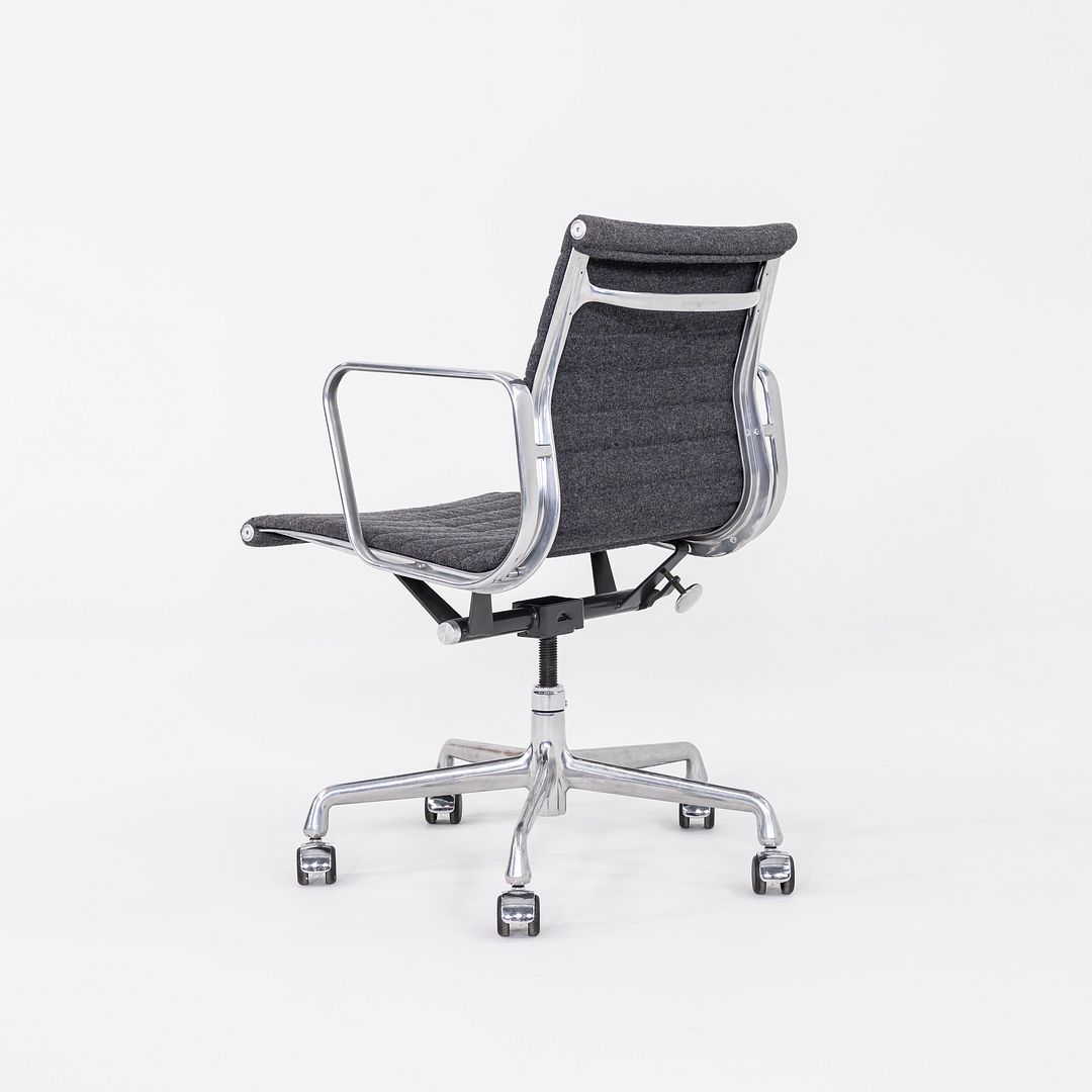 Aluminum Group Management Desk Chair, Model EA335
