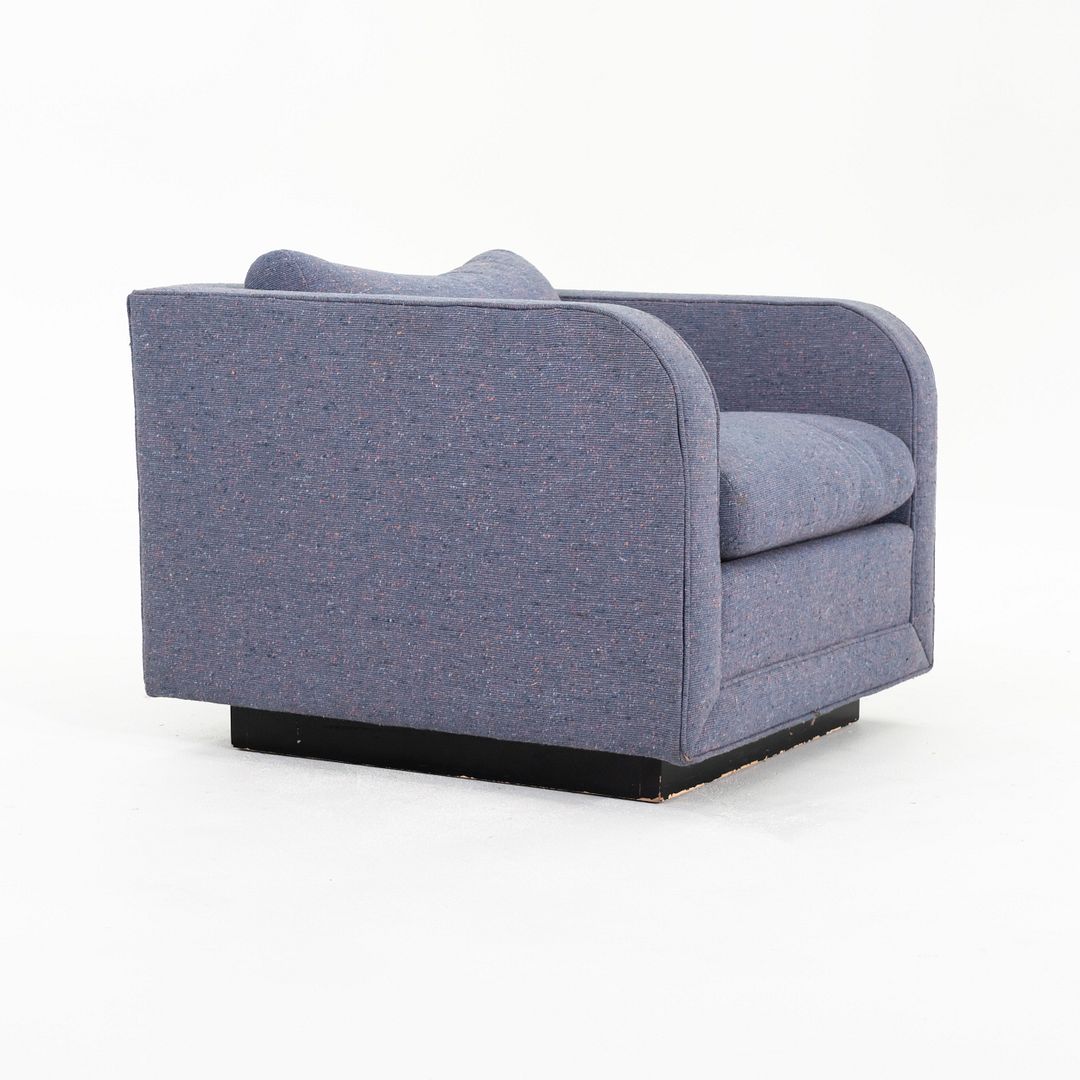 CH.86P Tuxedo Lounge Chair